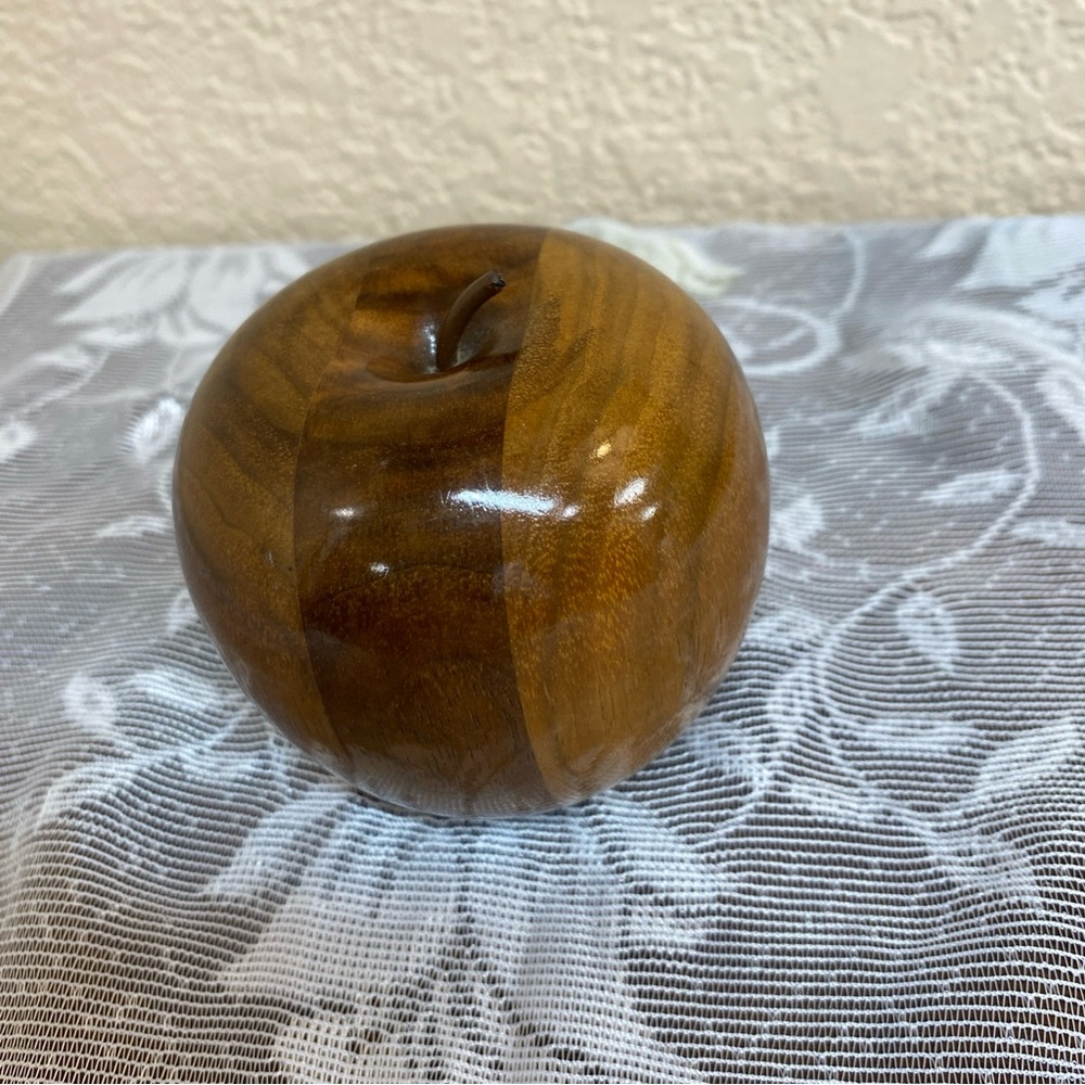Vintage Solid Wood Hand Crafted Gorgeous Shiny Wooden Apple Country Fall‎ Decor